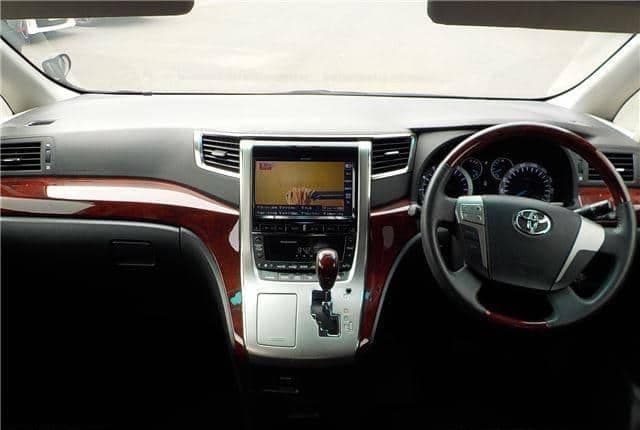 2010 Toyota Vellfire JDM car for sale — photo 3 of 10