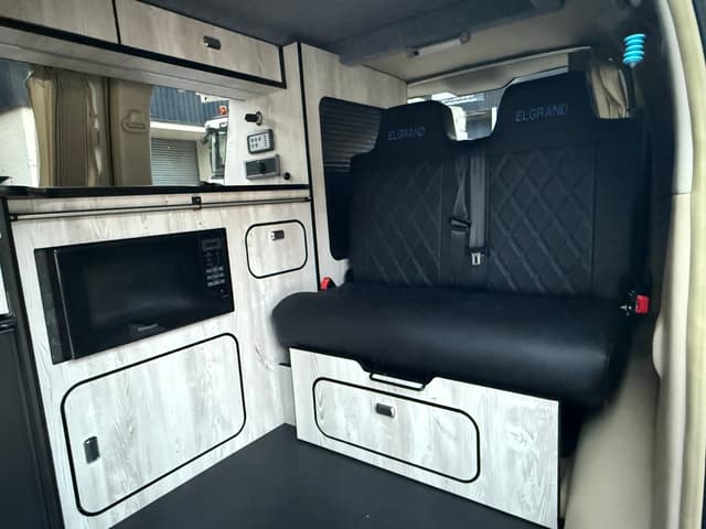 2007 Nissan Elgrand JDM car for sale — photo 3 of 25