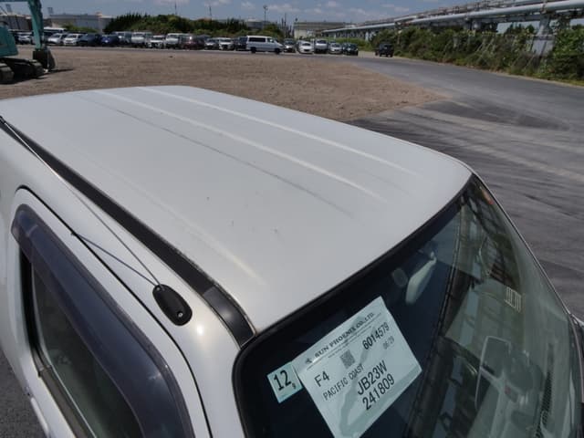 2001 Suzuki Jimny JDM car for sale — photo 14 of 25
