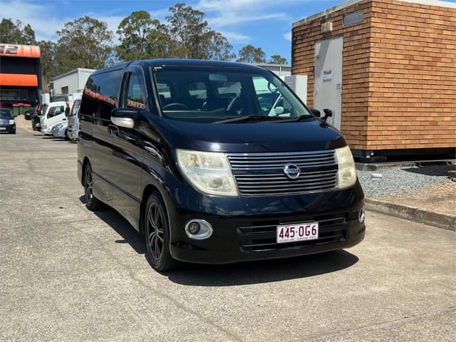 2009 Nissan Elgrand JDM car for sale — photo 3 of 16