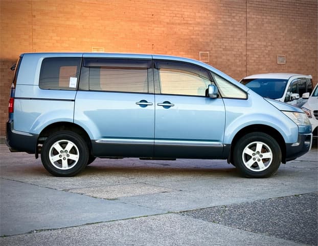 2010 Mitsubishi Delica JDM car for sale — photo 5 of 25
