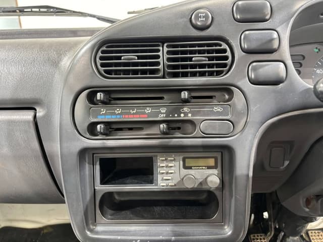 1995 Daihatsu Hijet JDM car for sale — photo 10 of 23