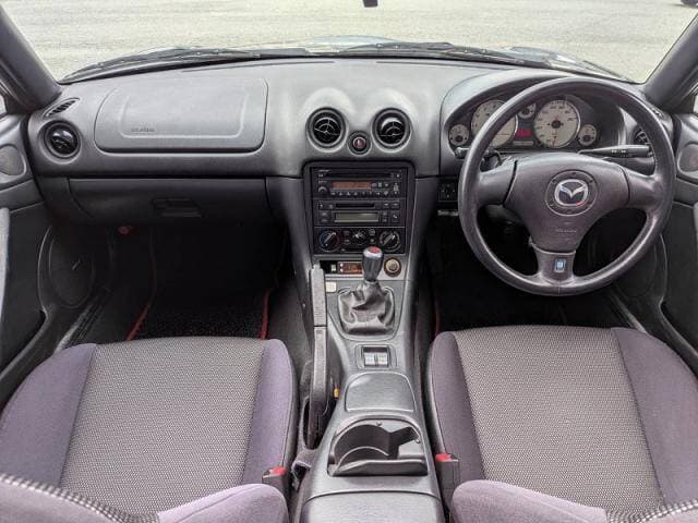 2001 Mazda Roadster (Eunos Roadster / MX-5) JDM car for sale — photo 10 of 20