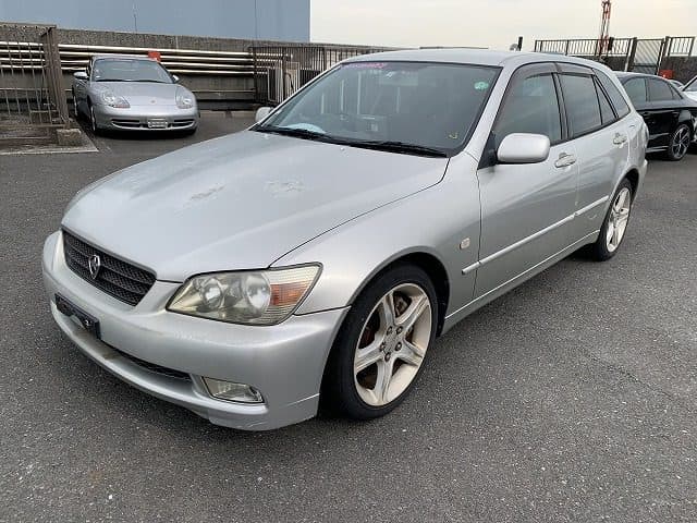 2001 Toyota Altezza JDM car for sale — photo 4 of 13