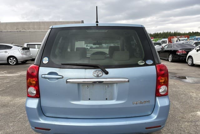 2007 Toyota Raum JDM car for sale — photo 7 of 25