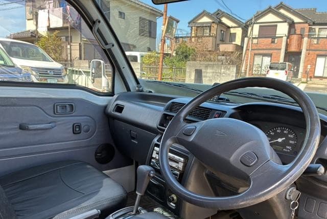 2003 Daihatsu Hijet JDM car for sale — photo 2 of 24