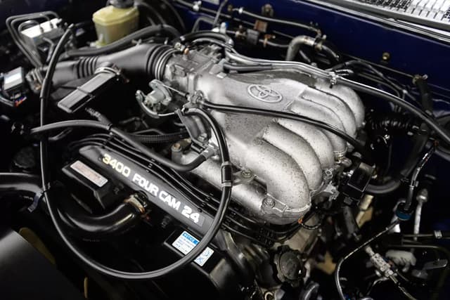 1996 Toyota Hilux Surf JDM car for sale — photo 24 of 25