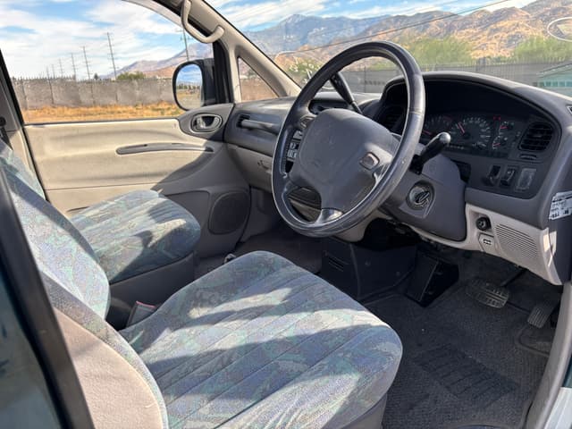 1996 Mitsubishi Delica JDM car for sale — photo 18 of 25