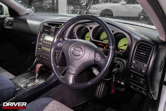 2000 Toyota Aristo JDM car for sale — photo 13 of 25