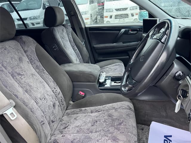 2000 Toyota Crown JDM car for sale — photo 13 of 16