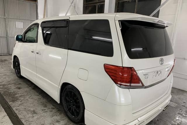 2010 Toyota Vellfire JDM car for sale — photo 10 of 10