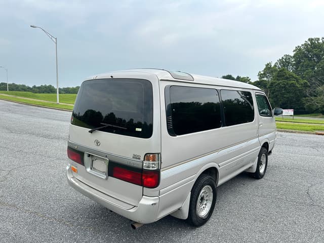 1998 Toyota HiAce JDM car for sale — photo 5 of 18