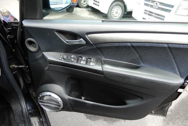 2005 Honda Odyssey JDM car for sale — photo 15 of 23