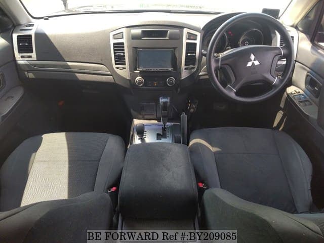 2007 Mitsubishi Pajero JDM car for sale — photo 3 of 6
