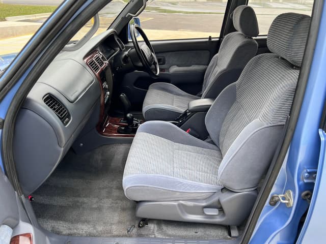 1996 Toyota Hilux Surf JDM car for sale — photo 13 of 20
