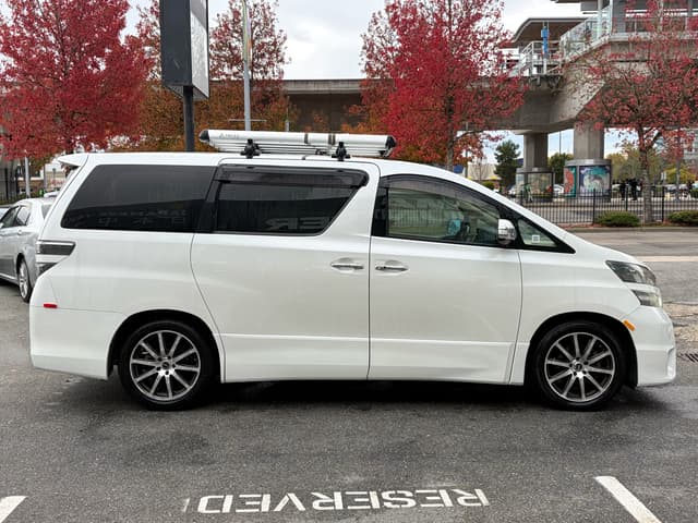 2010 Toyota Vellfire JDM car for sale — photo 7 of 21