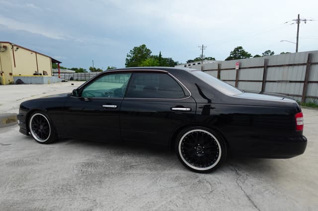 1998 Nissan Gloria JDM car for sale — photo 11 of 19