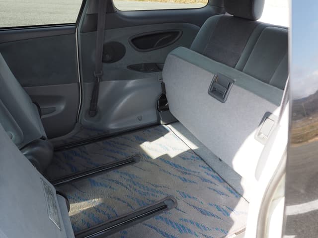2001 Toyota Estima JDM car for sale — photo 12 of 25