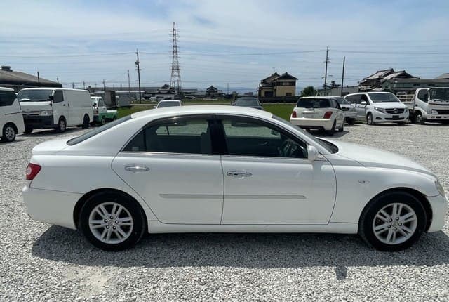 2004 Toyota Mark X JDM car for sale — photo 7 of 10