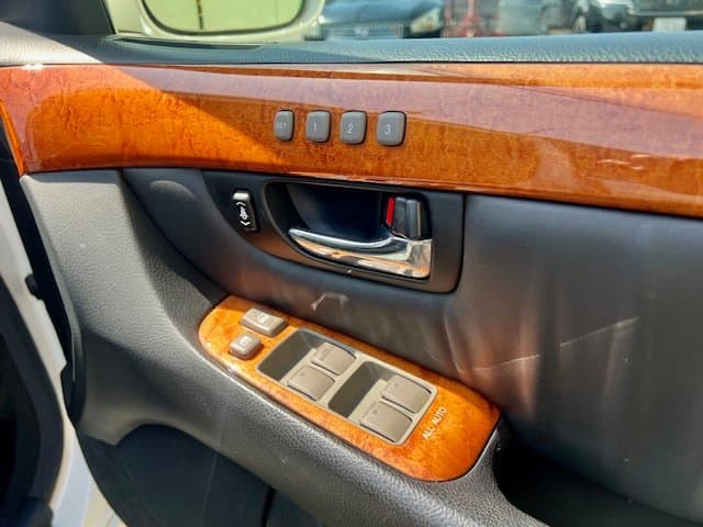 2001 Toyota Celsior JDM car for sale — photo 20 of 25