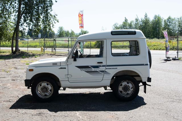 1990 Suzuki Jimny JDM car for sale — photo 4 of 17