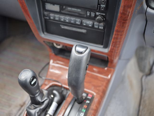 1996 Toyota Hilux Surf JDM car for sale — photo 15 of 21