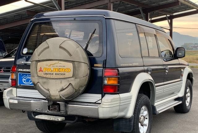 1994 Mitsubishi Pajero JDM car for sale — photo 8 of 9