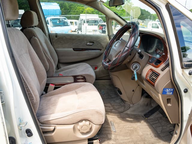 2000 Honda Odyssey JDM car for sale — photo 12 of 15