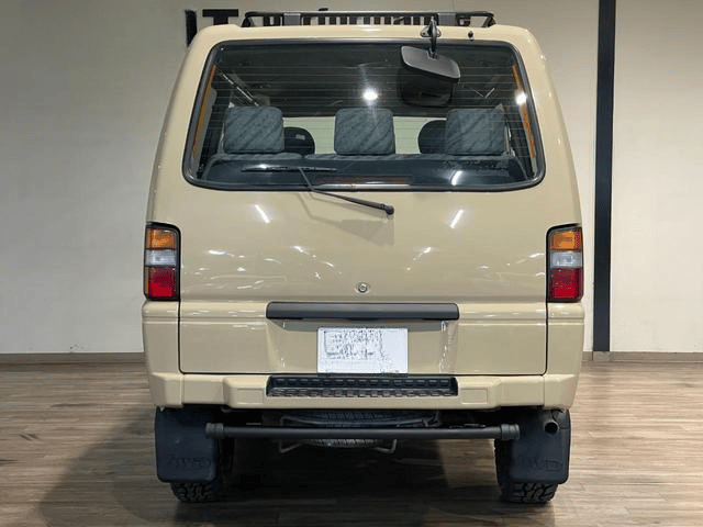 1991 Mitsubishi Delica JDM car for sale — photo 23 of 25