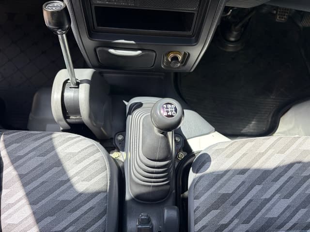 2001 Daihatsu Hijet JDM car for sale — photo 18 of 19