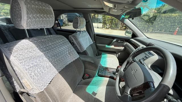2001 Toyota Crown JDM car for sale — photo 10 of 13
