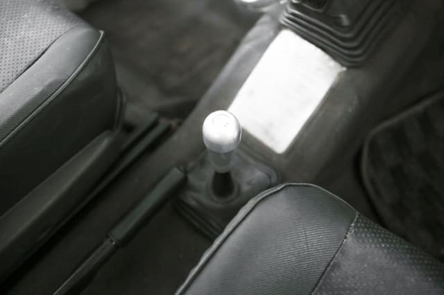 1998 Suzuki Jimny JDM car for sale — photo 11 of 25