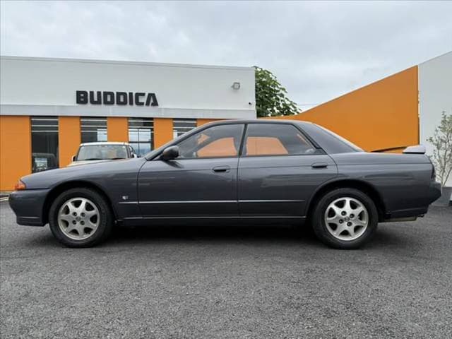 1993 Nissan Skyline JDM car for sale — photo 10 of 13