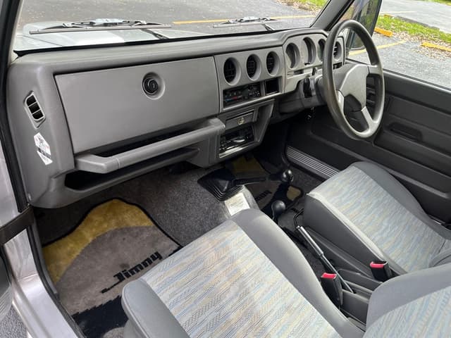 1998 Suzuki Jimny JDM car for sale — photo 12 of 17