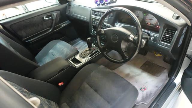 2000 Nissan Stagea JDM car for sale — photo 10 of 14