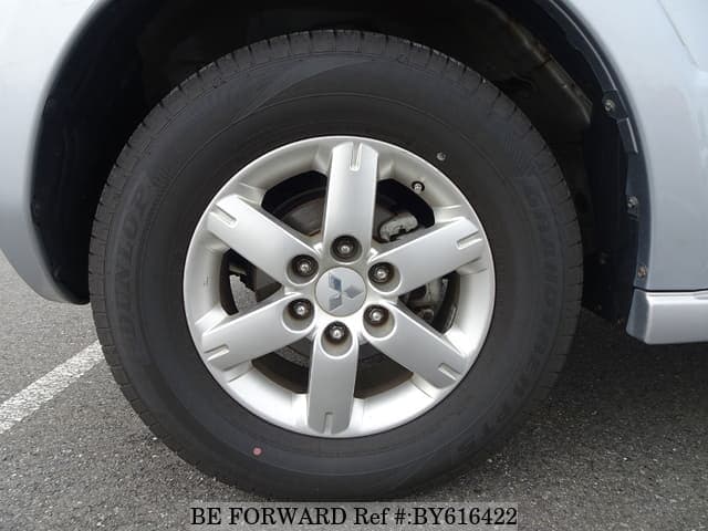 2005 Mitsubishi Pajero JDM car for sale — photo 9 of 25