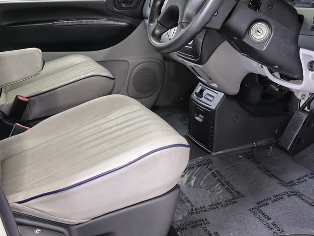 1999 Mitsubishi Delica JDM car for sale — photo 15 of 25