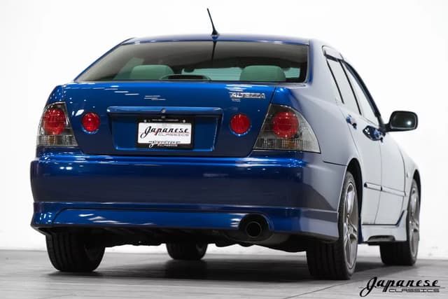 2001 Toyota Altezza JDM car for sale — photo 8 of 25