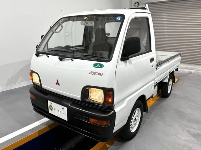 1995 Mitsubishi Minicab JDM car for sale — photo 2 of 10