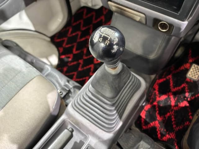 1997 Mitsubishi Minicab JDM car for sale — photo 13 of 25