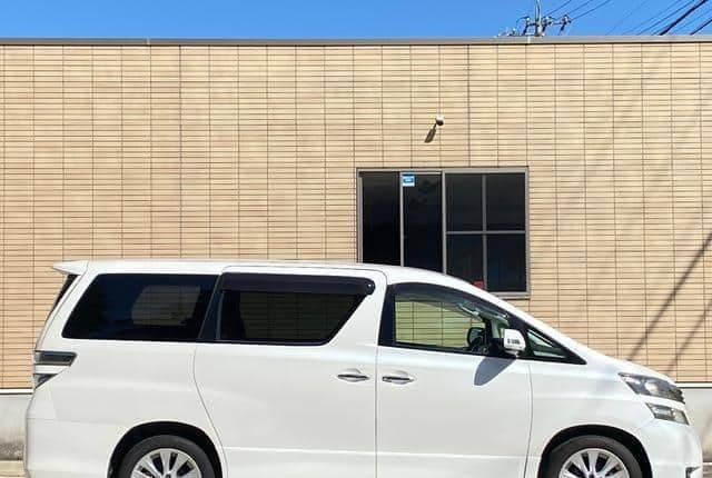 2010 Toyota Vellfire JDM car for sale — photo 5 of 10