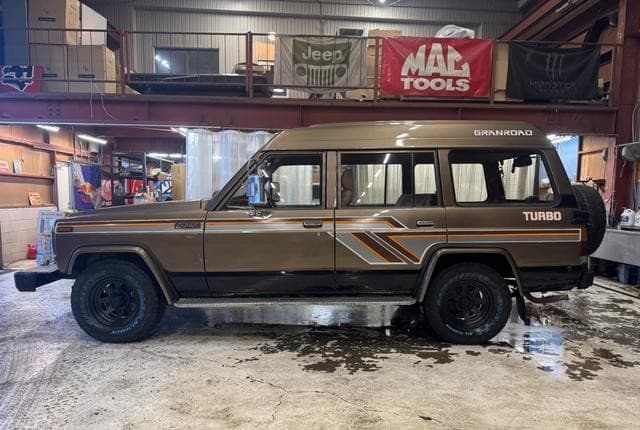 1986 Nissan Safari JDM car for sale — photo 8 of 25