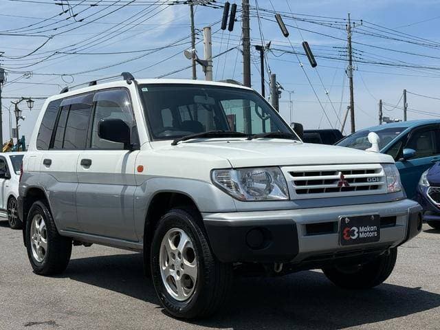 1998 Mitsubishi Pajero JDM car for sale — photo 13 of 20