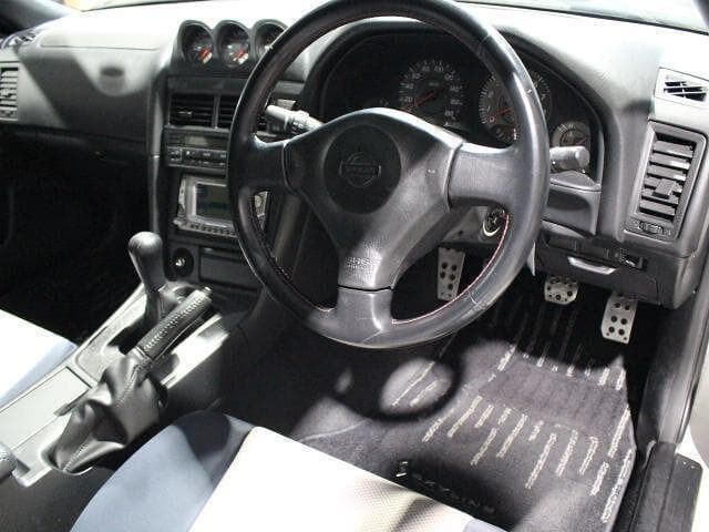 2000 Nissan Skyline JDM car for sale — photo 4 of 9