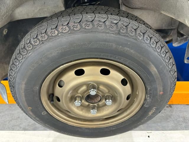 1999 Daihatsu Hijet JDM car for sale — photo 13 of 23
