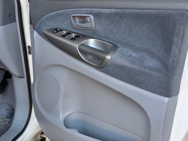 2000 Toyota Estima JDM car for sale — photo 12 of 25