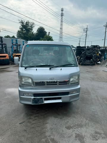 2001 Daihatsu Hijet JDM car for sale — photo 2 of 11