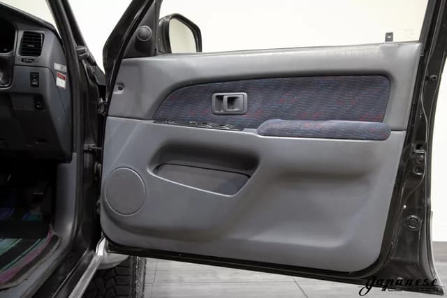 1998 Toyota Hilux Surf JDM car for sale — photo 17 of 25