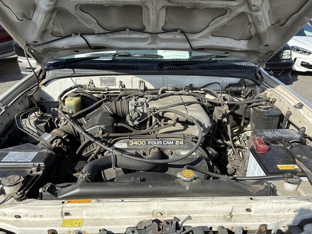 2000 Toyota Hilux Surf JDM car for sale — photo 8 of 8