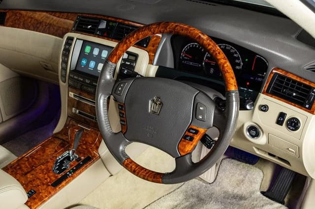 2007 Toyota Crown JDM car for sale — photo 16 of 20